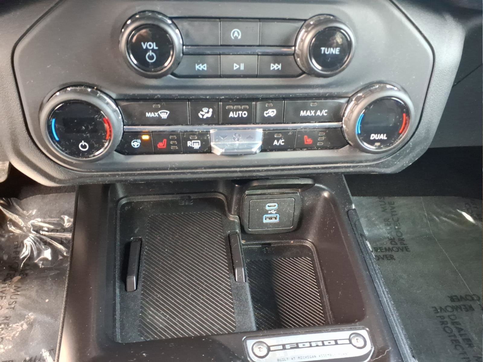 Used 2025 Ford Bronco Outer Banks image 19