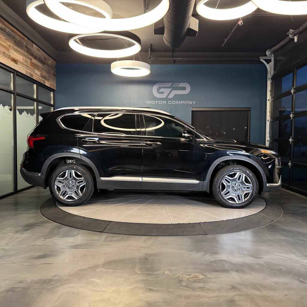 Used 2022 Hyundai Santa Fe Limited AWD/4WD image 2