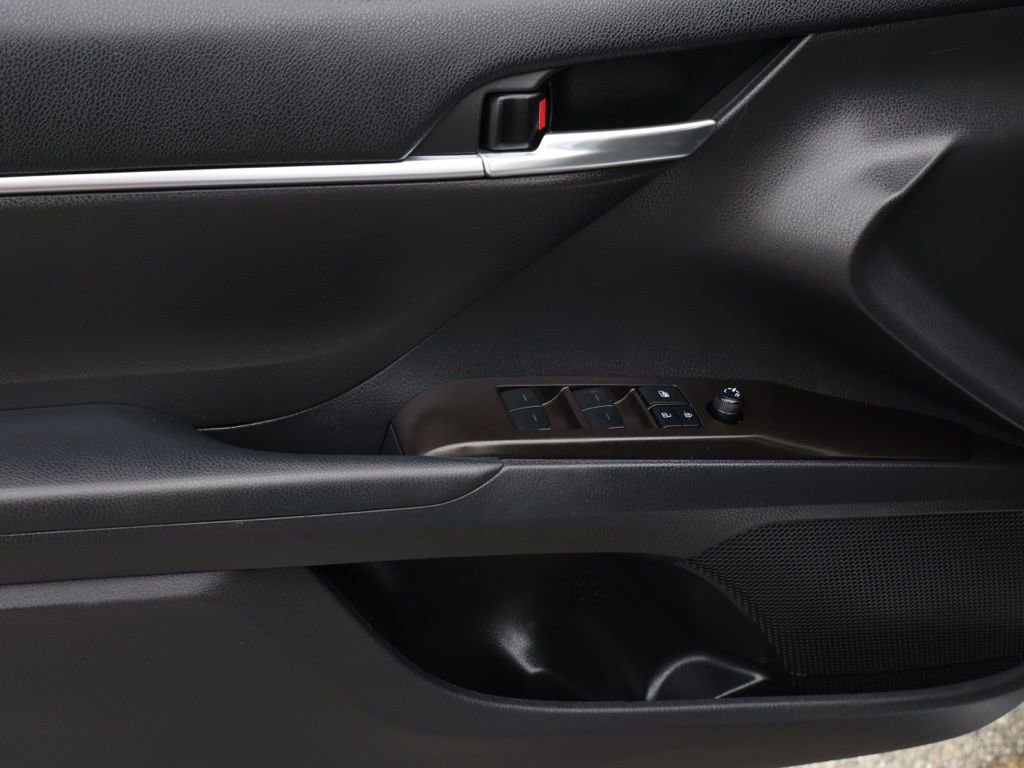 Used 2021 Toyota Camry SE w/ Carpet Mat Package (TMS) image 23