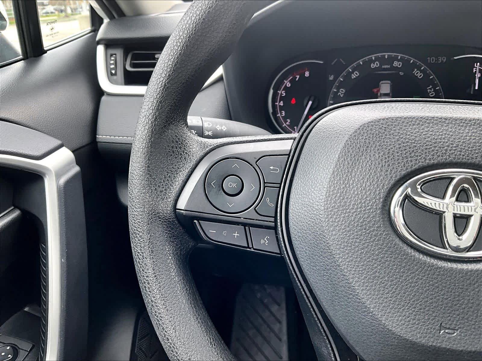 Used 2025 Toyota RAV4 XLE image 23