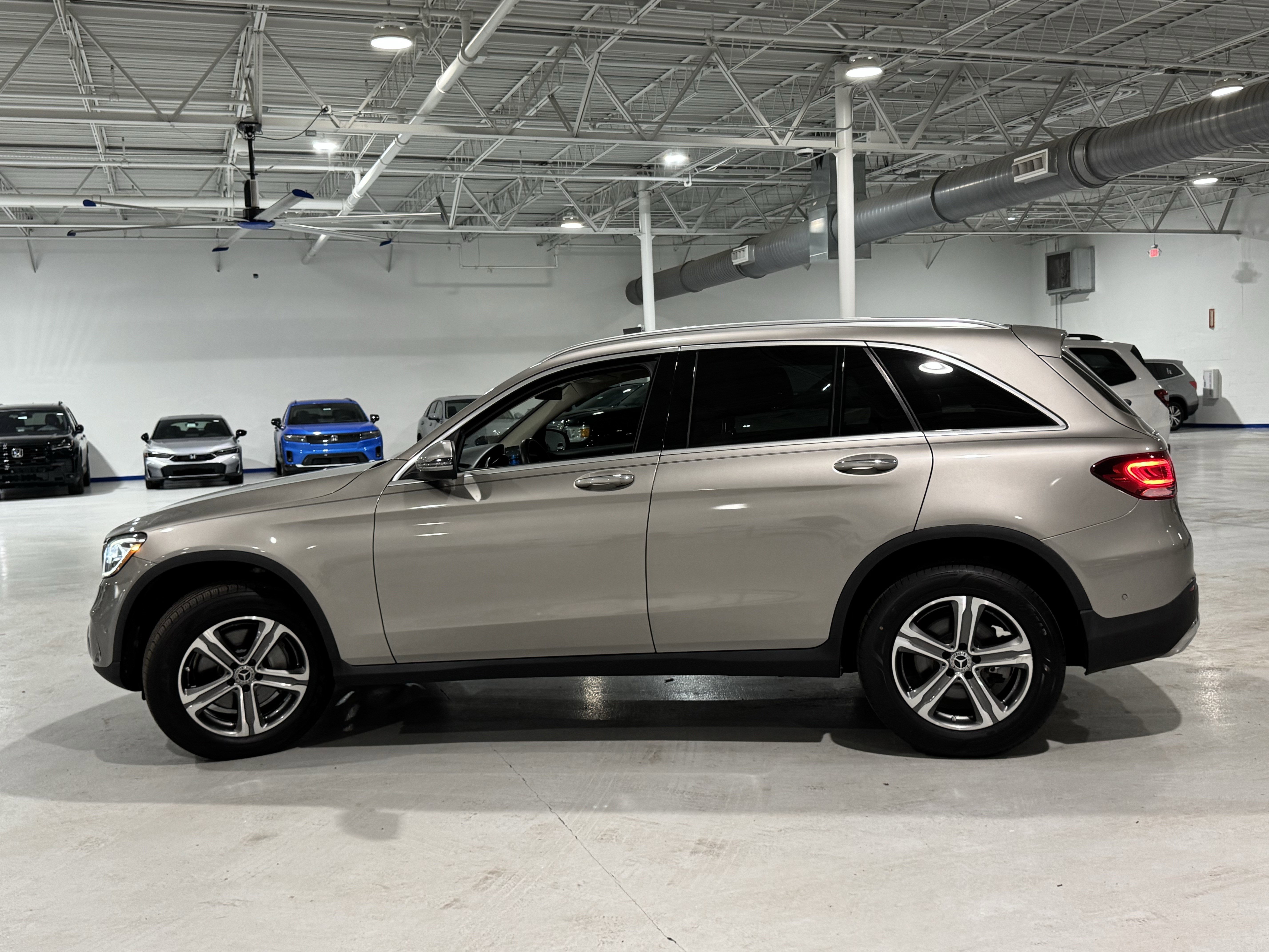 Used 2021 Mercedes-Benz GLC 300 4MATIC w/ Premium Package image 15