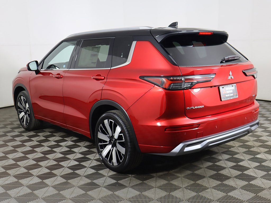 New 2025 Mitsubishi Outlander SEL image 15