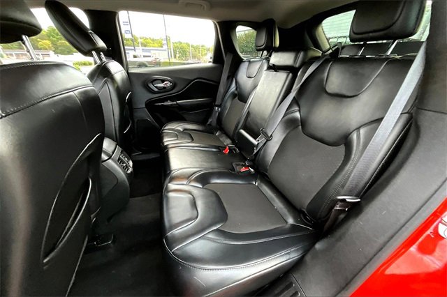 Used 2021 Jeep Cherokee Latitude Plus image 19