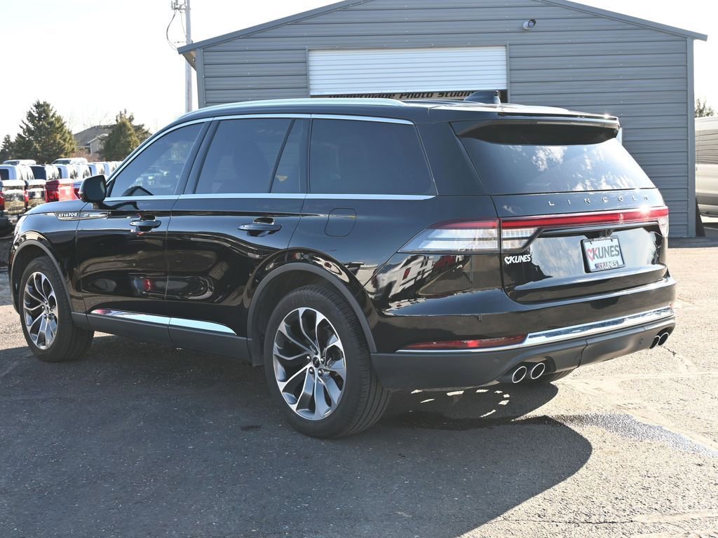 Used 2025 Lincoln Aviator Reserve w/ Illumination Package AWD/4WD image 9