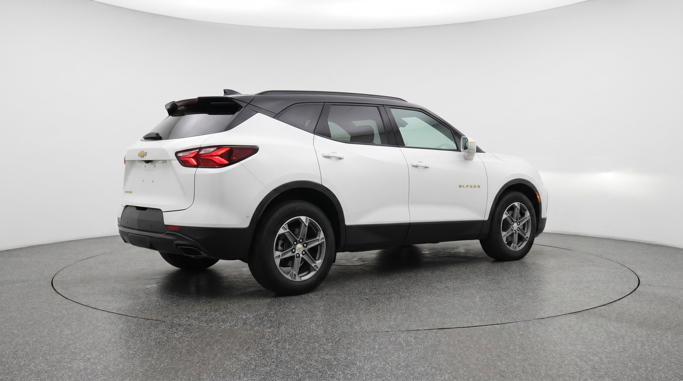 Used 2025 Chevrolet Blazer LT FWD image 9