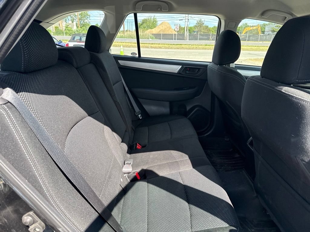 Used 2019 Subaru Outback 2.5i AWD/4WD image 18
