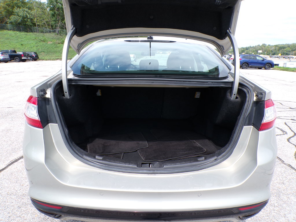 Used 2015 Ford Fusion Titanium FWD image 17