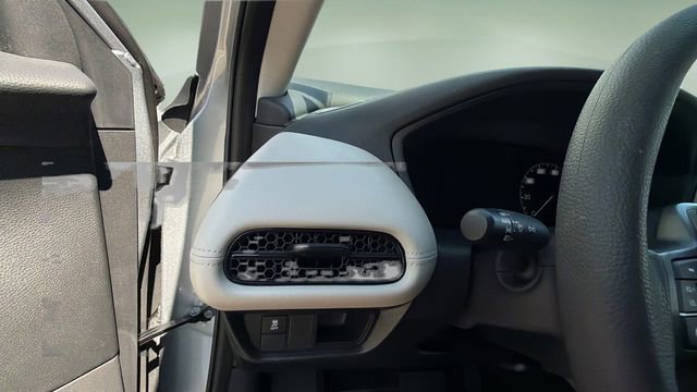Used 2025 Honda HR-V LX image 18