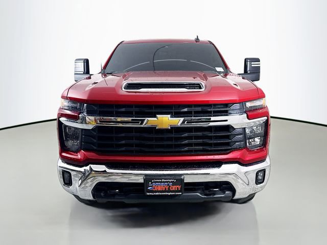 Used 2024 Chevrolet Silverado 2500 LT w/ Convenience Package image 2