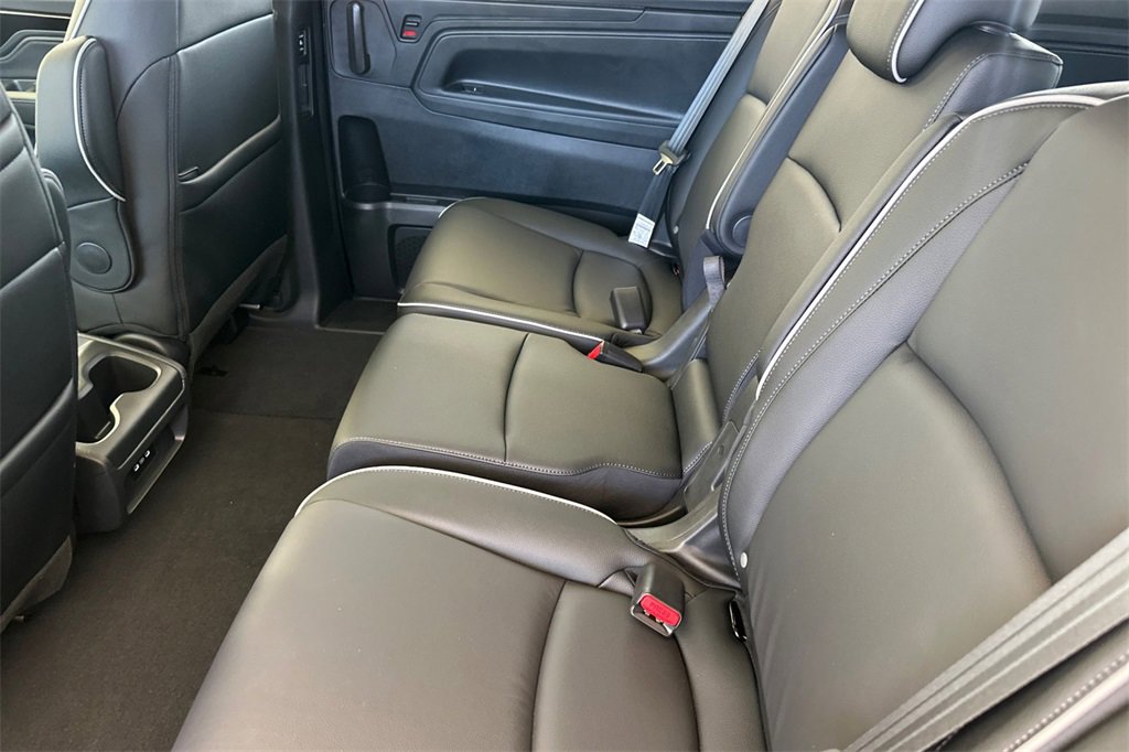 New 2026 Honda Odyssey Touring image 13