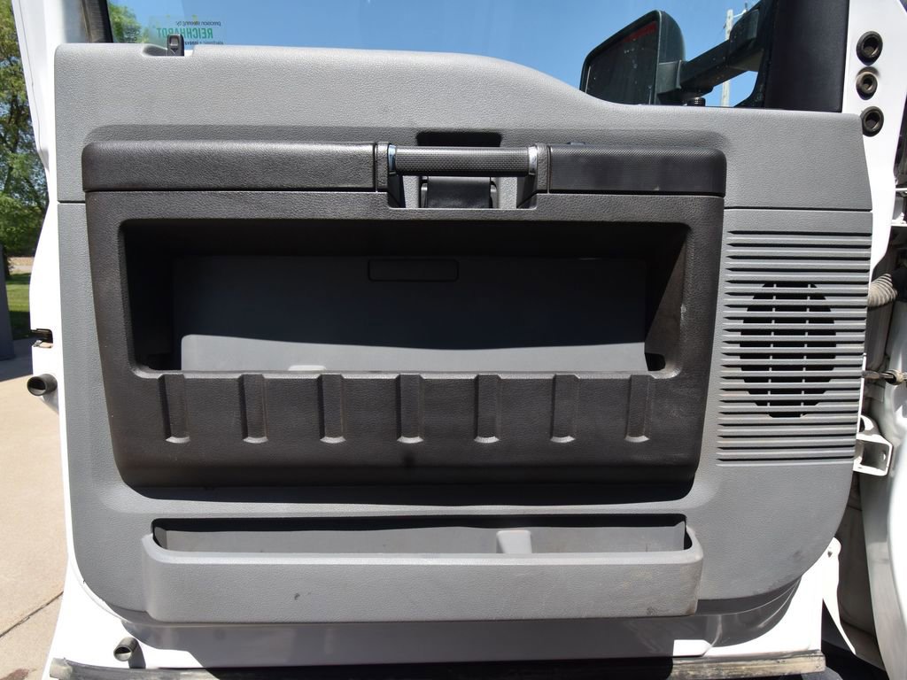 Used 2014 Ford F550 4x4 Regular Cab Super Duty image 27