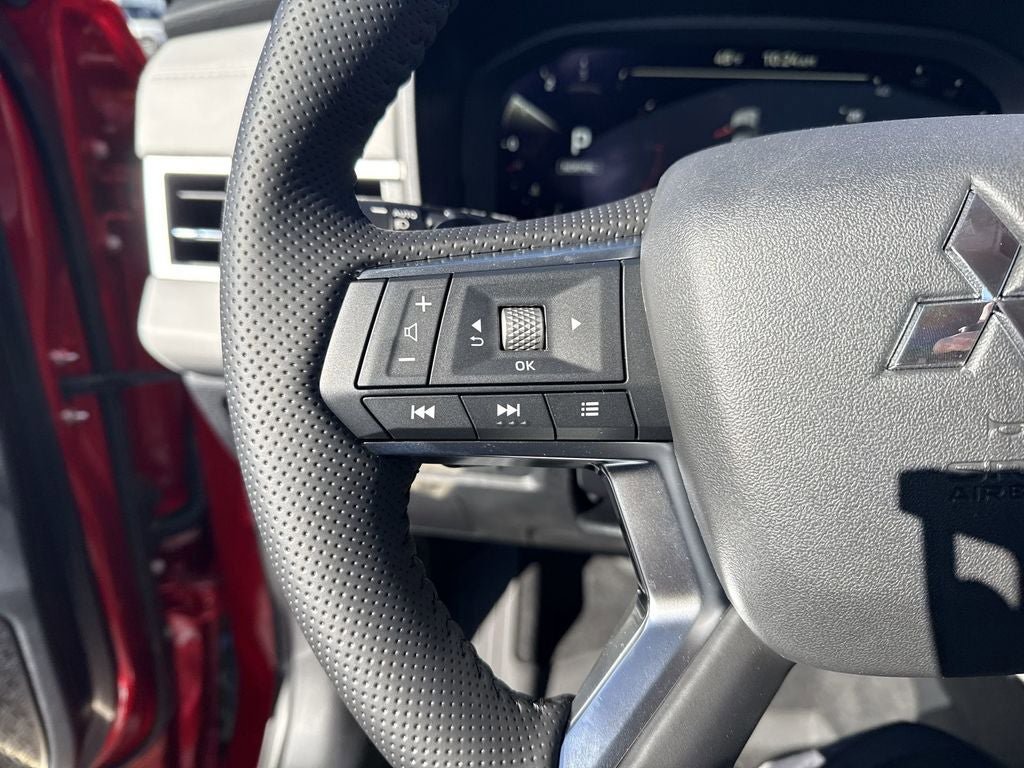 New 2025 Mitsubishi Outlander SE image 20