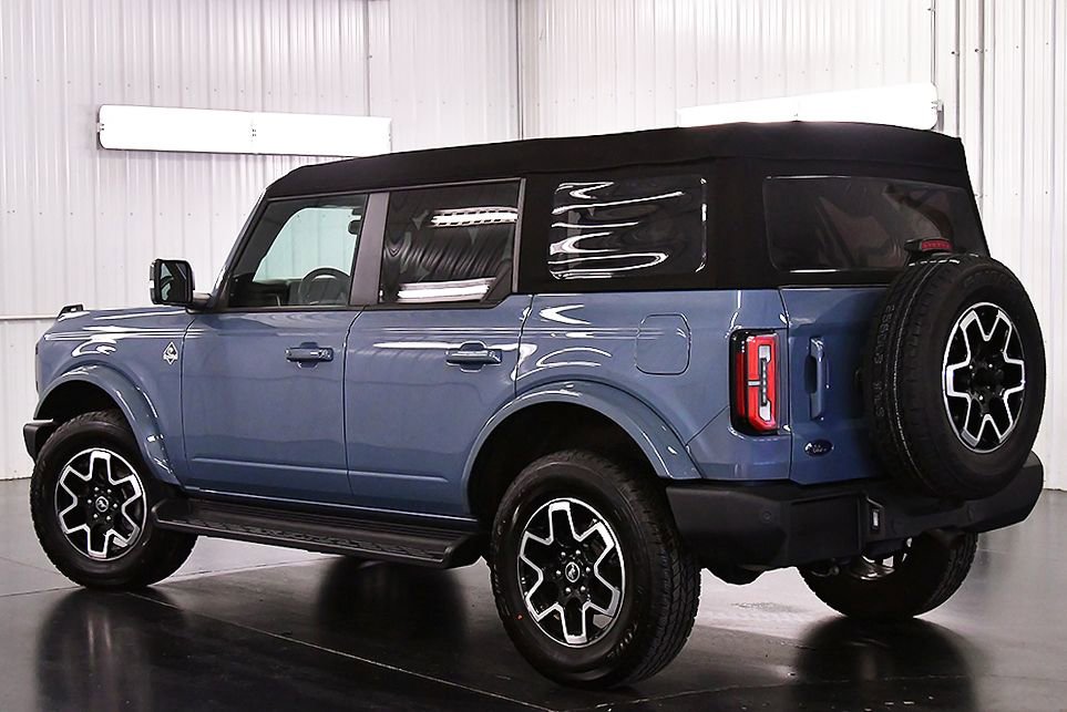 Used 2025 Ford Bronco Outer Banks AWD/4WD image 5