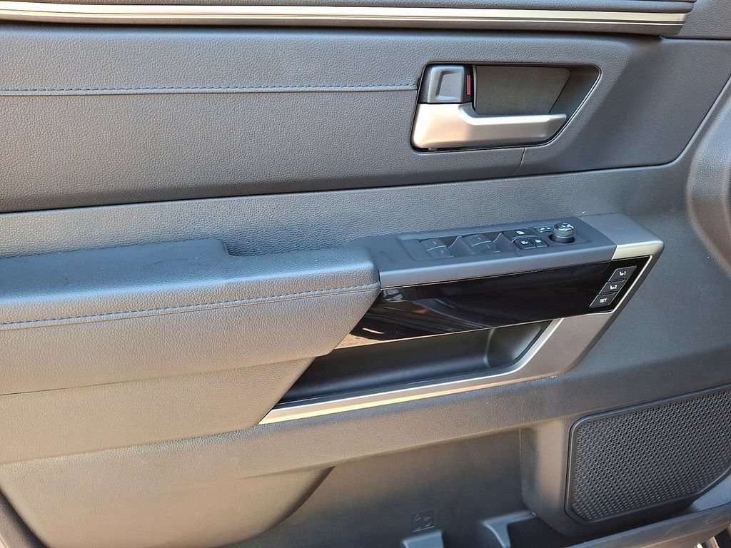 Used 2024 Toyota Tundra Limited AWD/4WD image 8