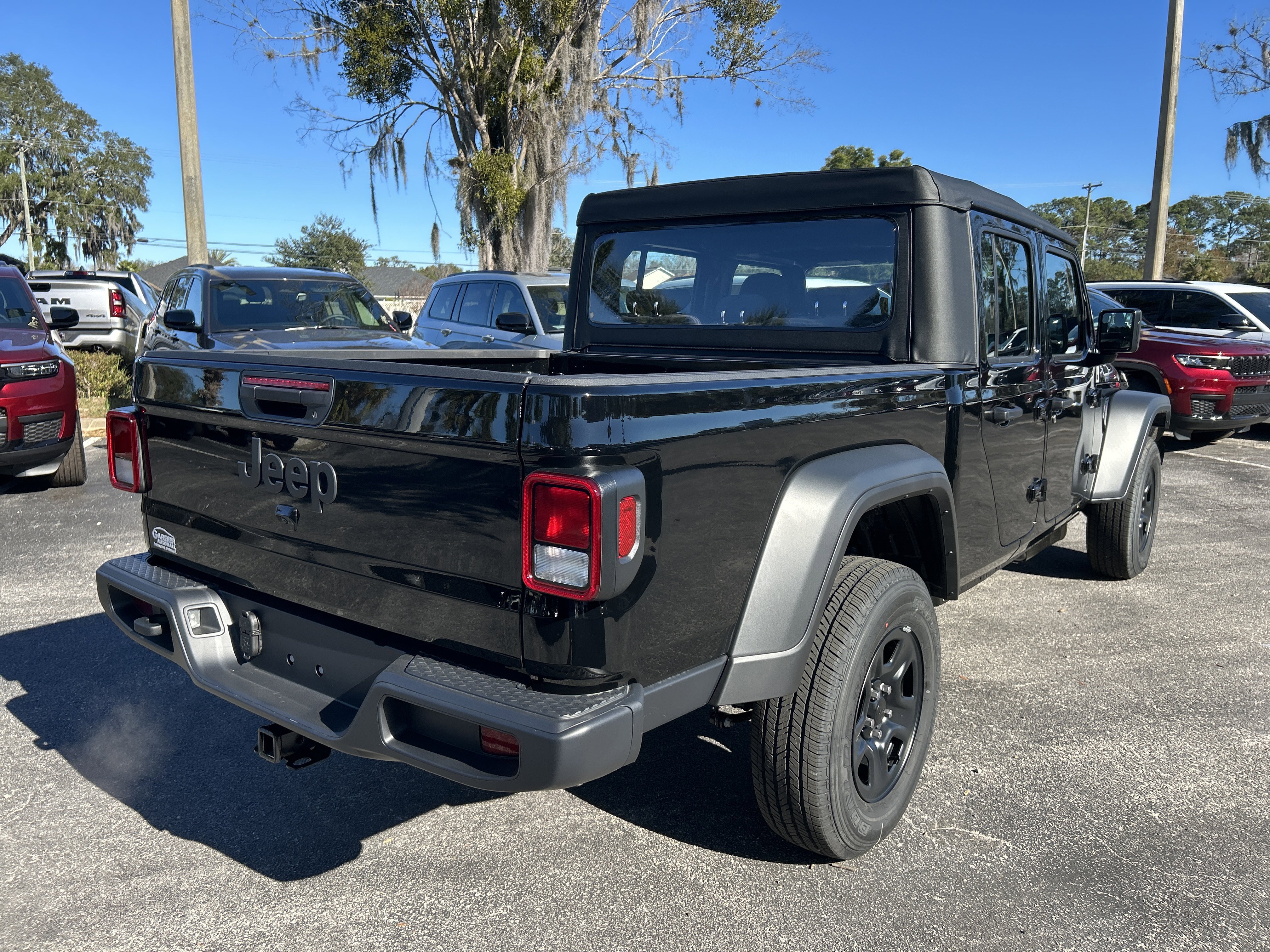 New 2026 Jeep Gladiator Sport image 9