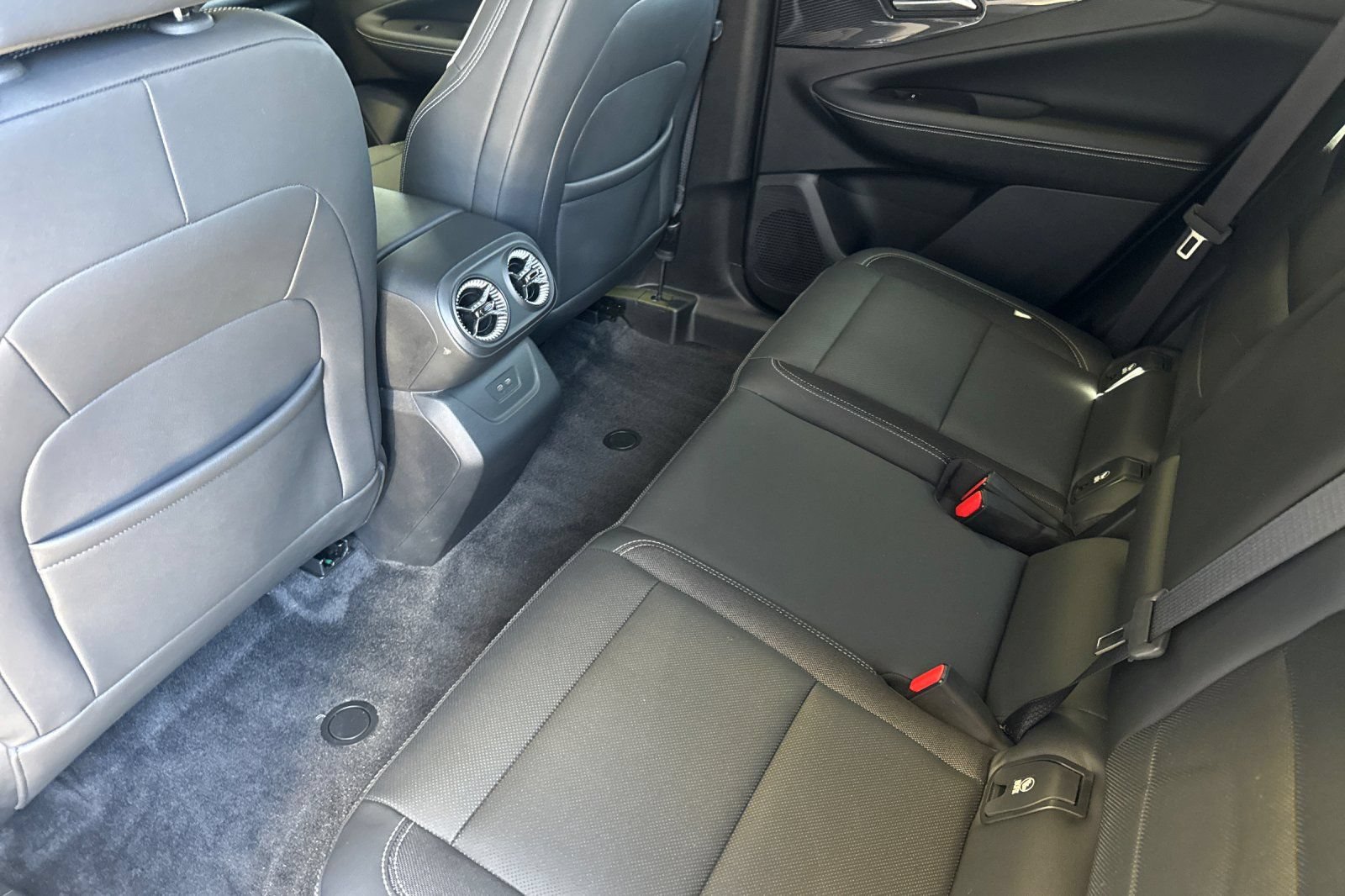 Used 2024 Chevrolet Blazer EV LT AWD/4WD image 15
