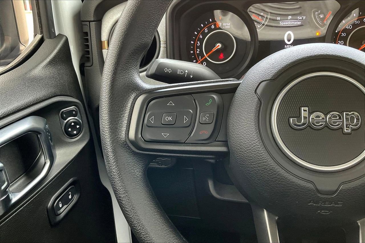 Certified 2025 Jeep Gladiator Sport image 29