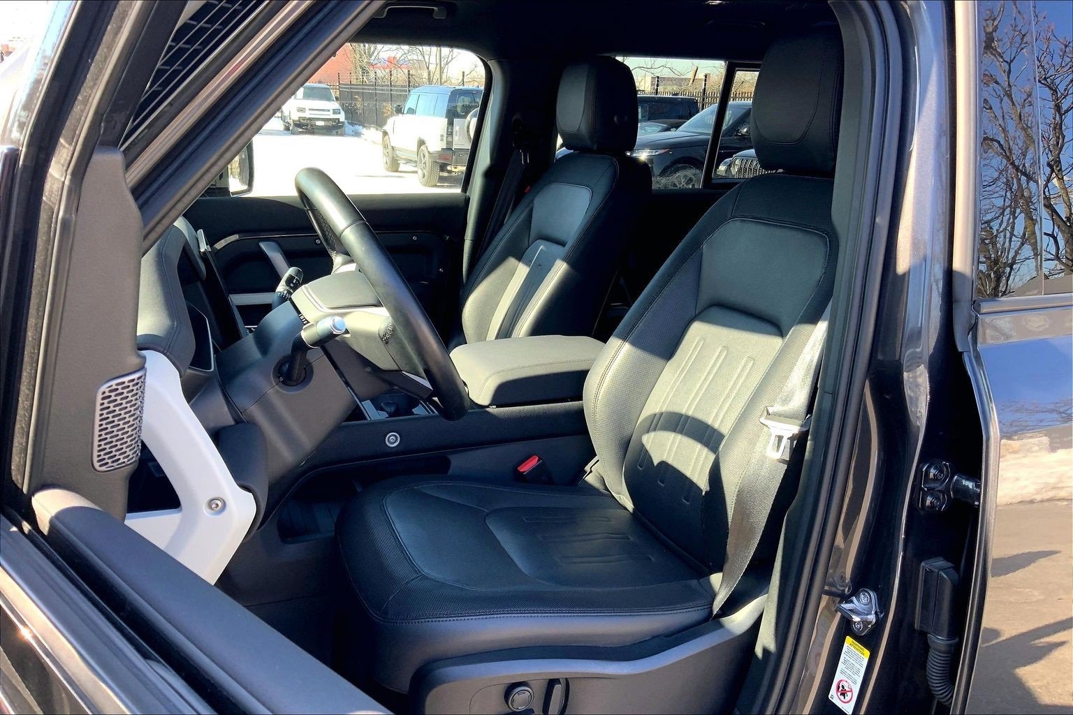 Used 2022 Land Rover Defender 110 X-Dynamic SE image 7