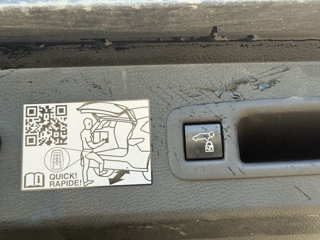 Used 2022 Toyota Sienna XLE FWD image 33