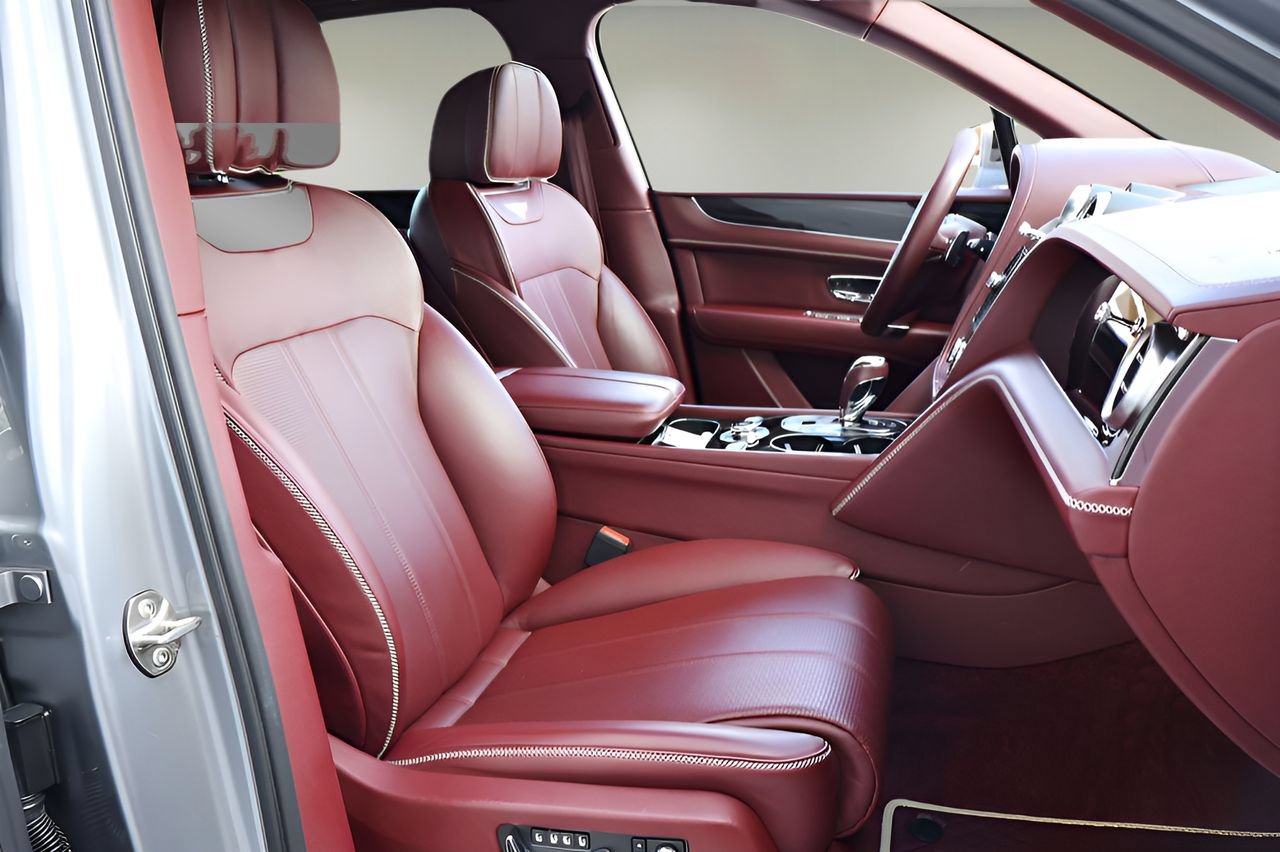 Used 2020 Bentley Bentayga AWD/4WD image 20
