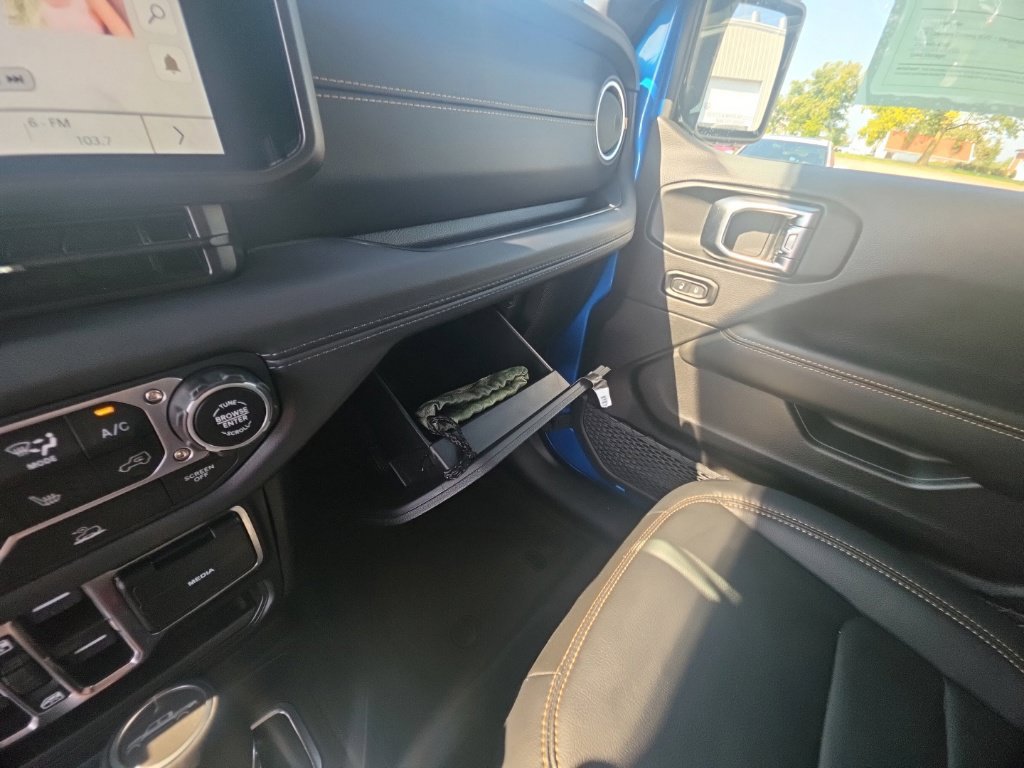 Used 2025 Jeep Gladiator Sport AWD/4WD image 22