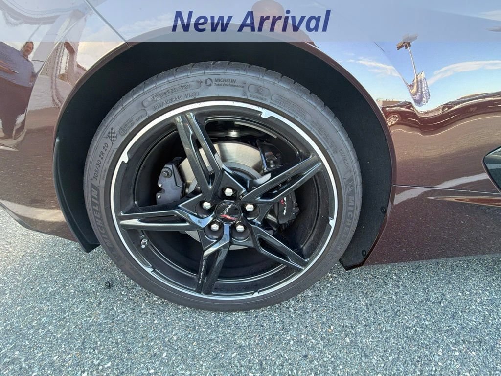 Used 2023 Chevrolet Corvette Stingray Premium Conv w/ Z51 Performance Package RWD image 8