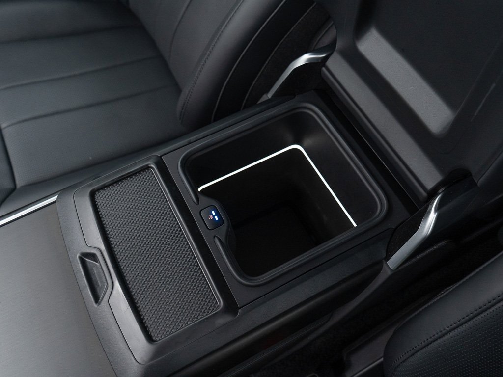 Used 2023 Land Rover Range Rover SV image 41