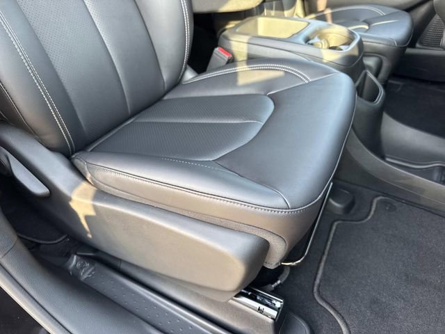 New 2026 Chrysler Pacifica Select FWD image 14