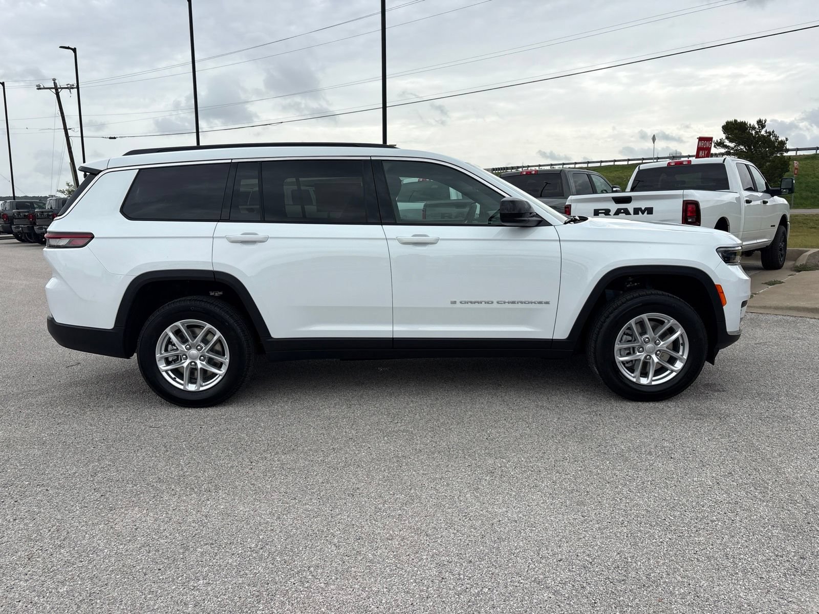 New 2026 Jeep Grand Cherokee L Laredo RWD image 7