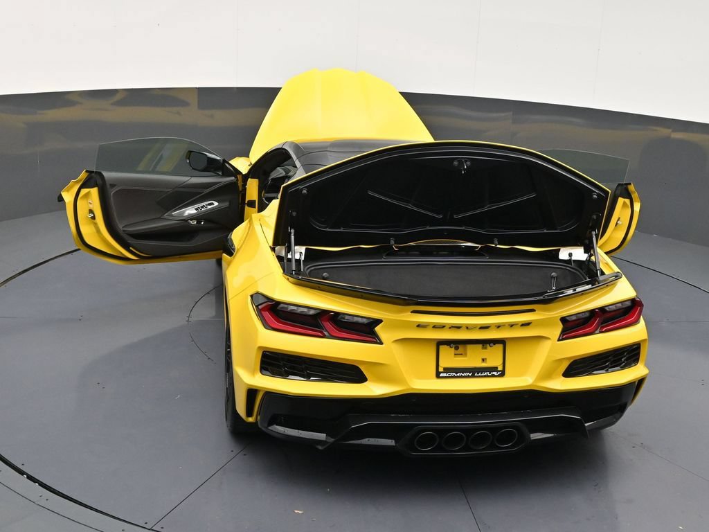 Used 2026 Chevrolet Corvette Z06 RWD image 32
