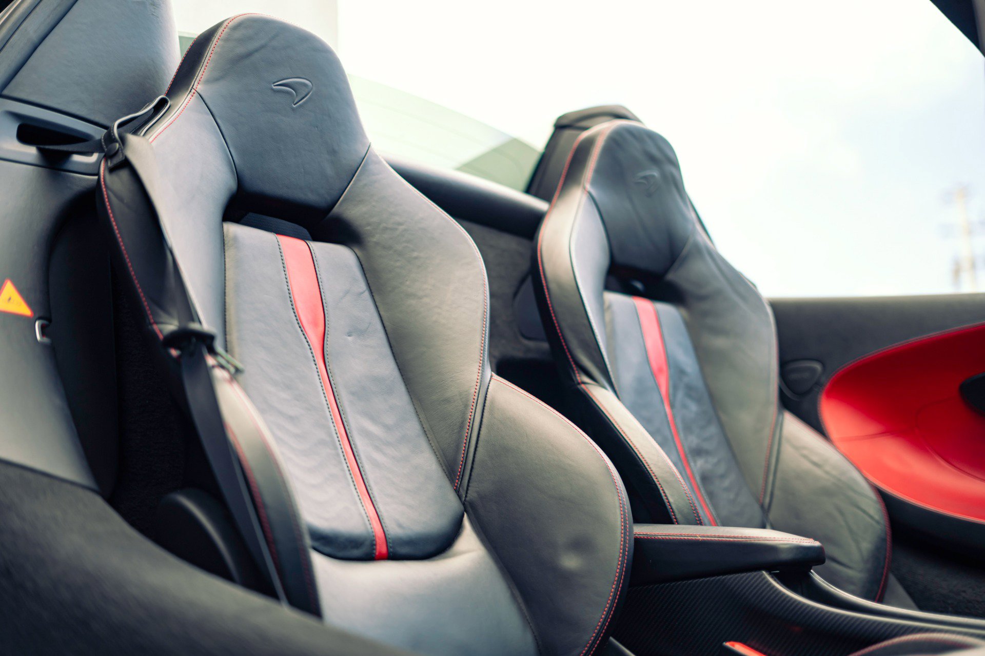 Used 2019 McLaren 570S Spider RWD image 2