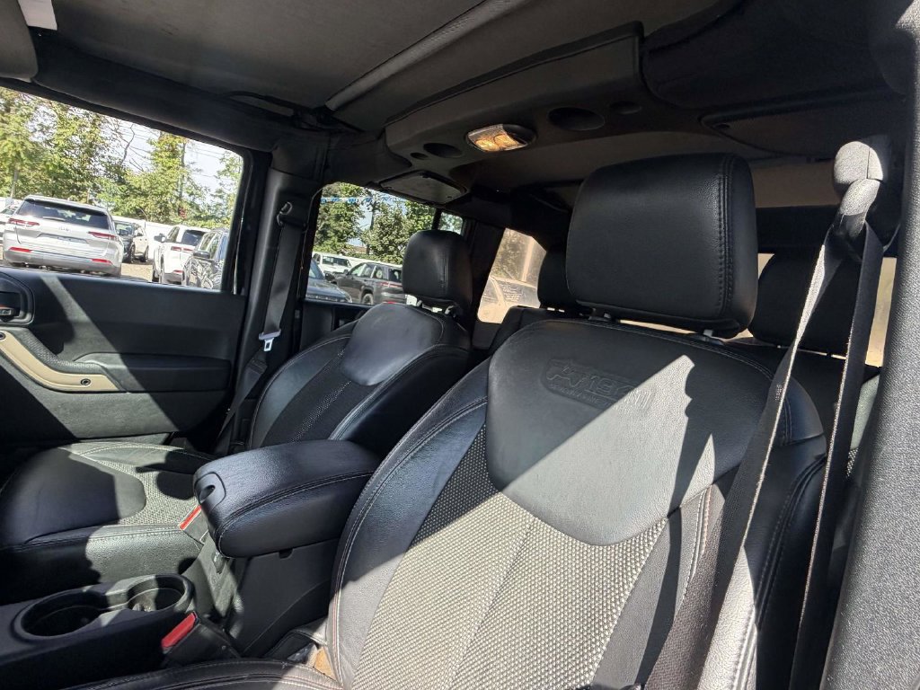 Certified 2016 Jeep Wrangler Unlimited Sahara AWD/4WD image 19