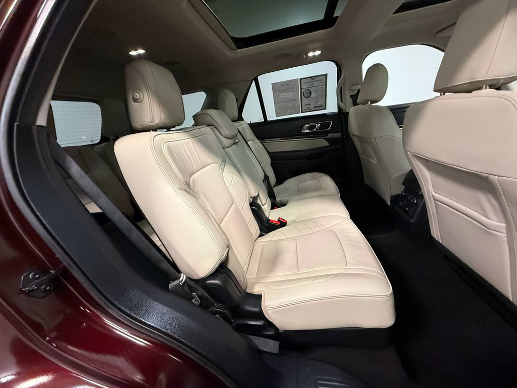 Used 2018 Ford Explorer Platinum AWD/4WD image 14