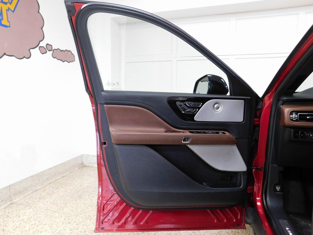 Used 2025 Lincoln Aviator Reserve w/ Equipment Group 201A image 32