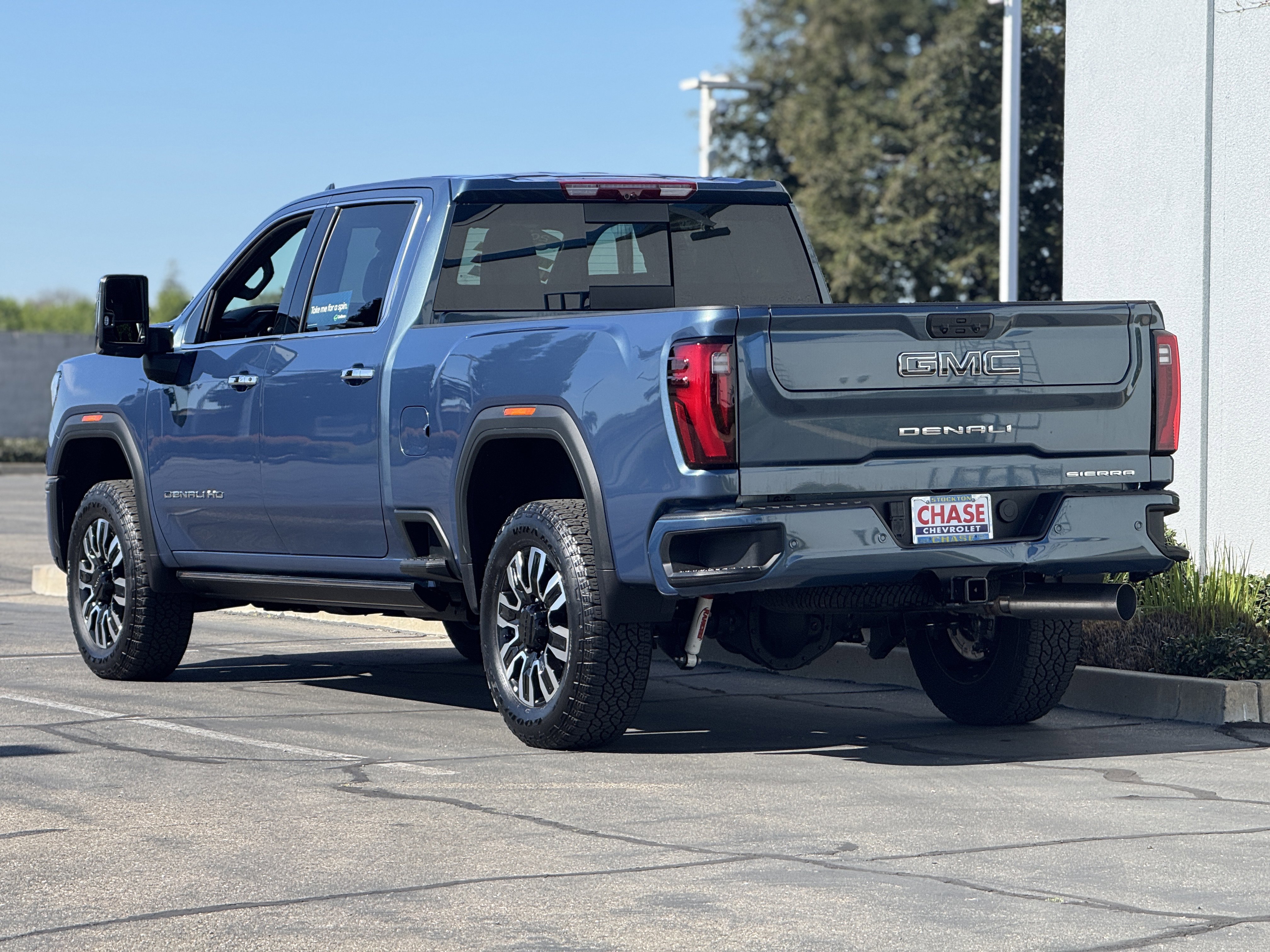 Used 2025 GMC Sierra 2500 Denali Ultimate w/ Max Trailering Package image 5