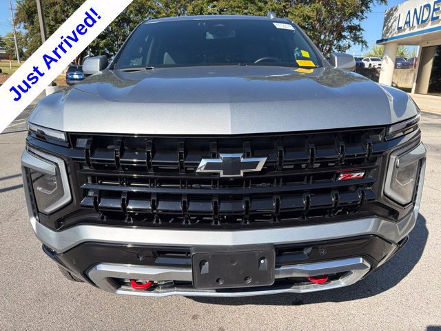 Used 2025 Chevrolet Suburban Z71 AWD/4WD image 8