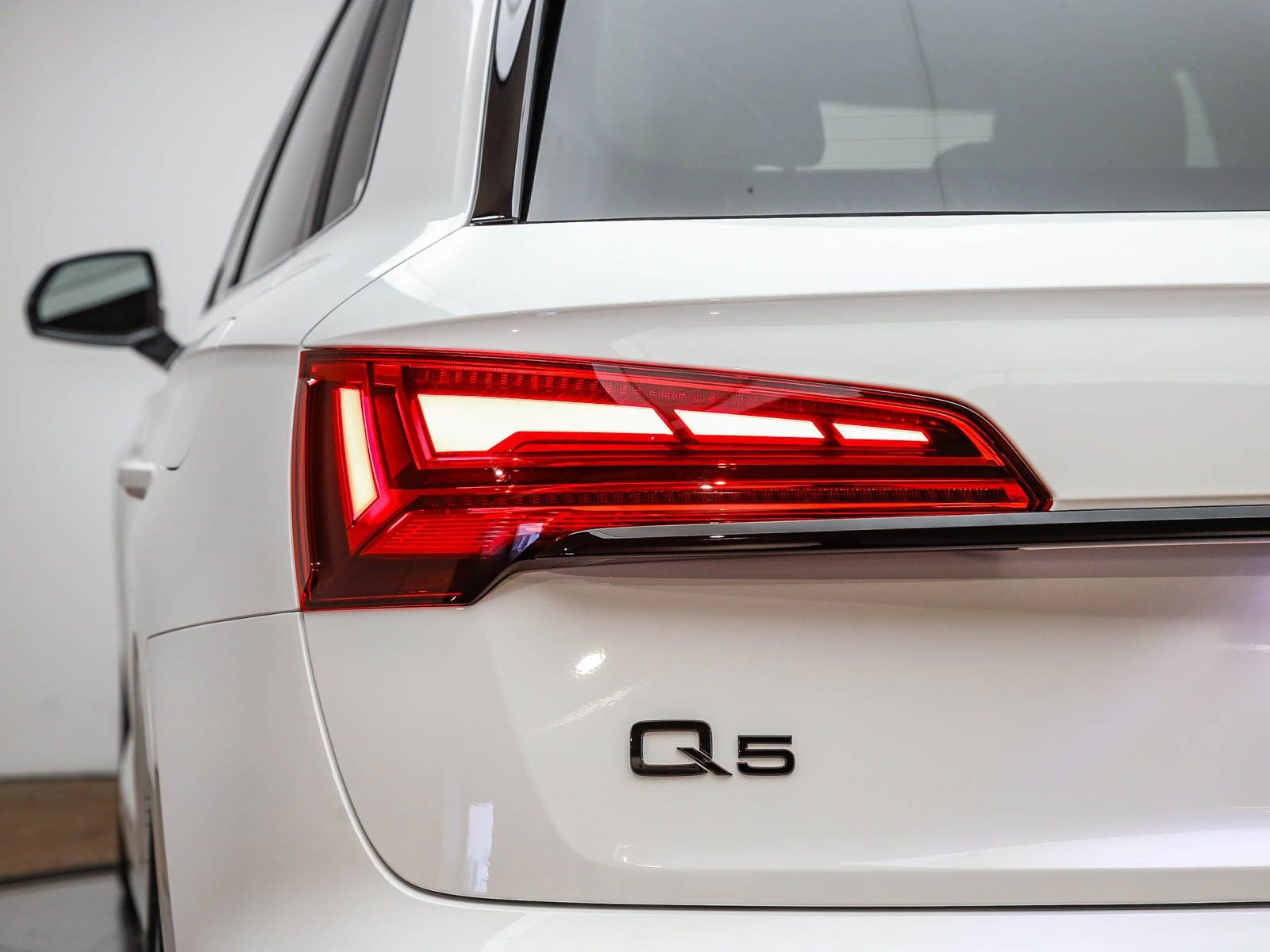 Used 2024 Audi Q5 e Premium Plus image 10