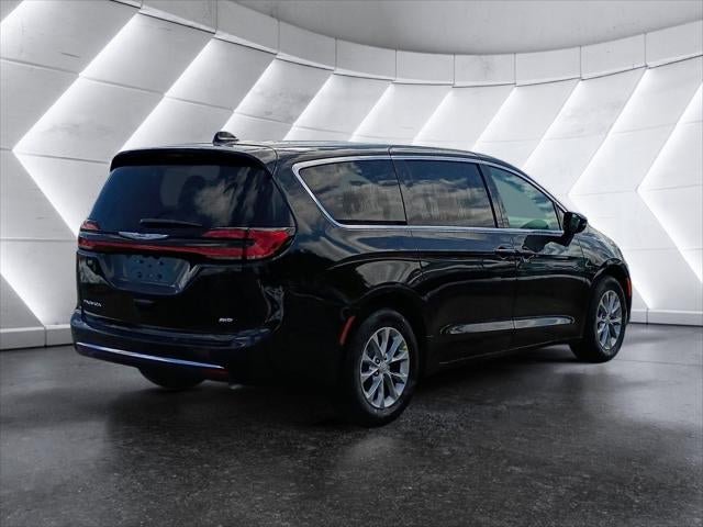New 2026 Chrysler Pacifica Select image 22