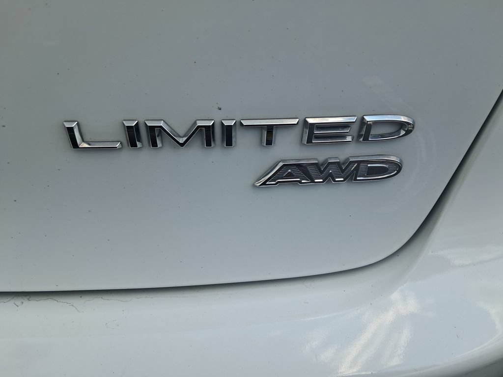Used 2021 Chrysler Pacifica Limited AWD/4WD image 12