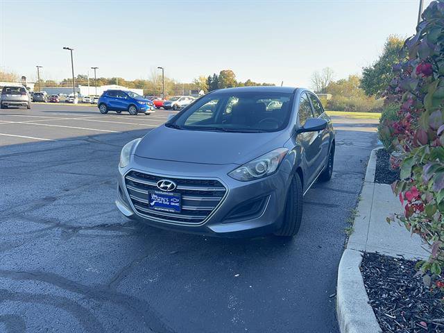 Used 2017 Hyundai Elantra GT FWD image 3