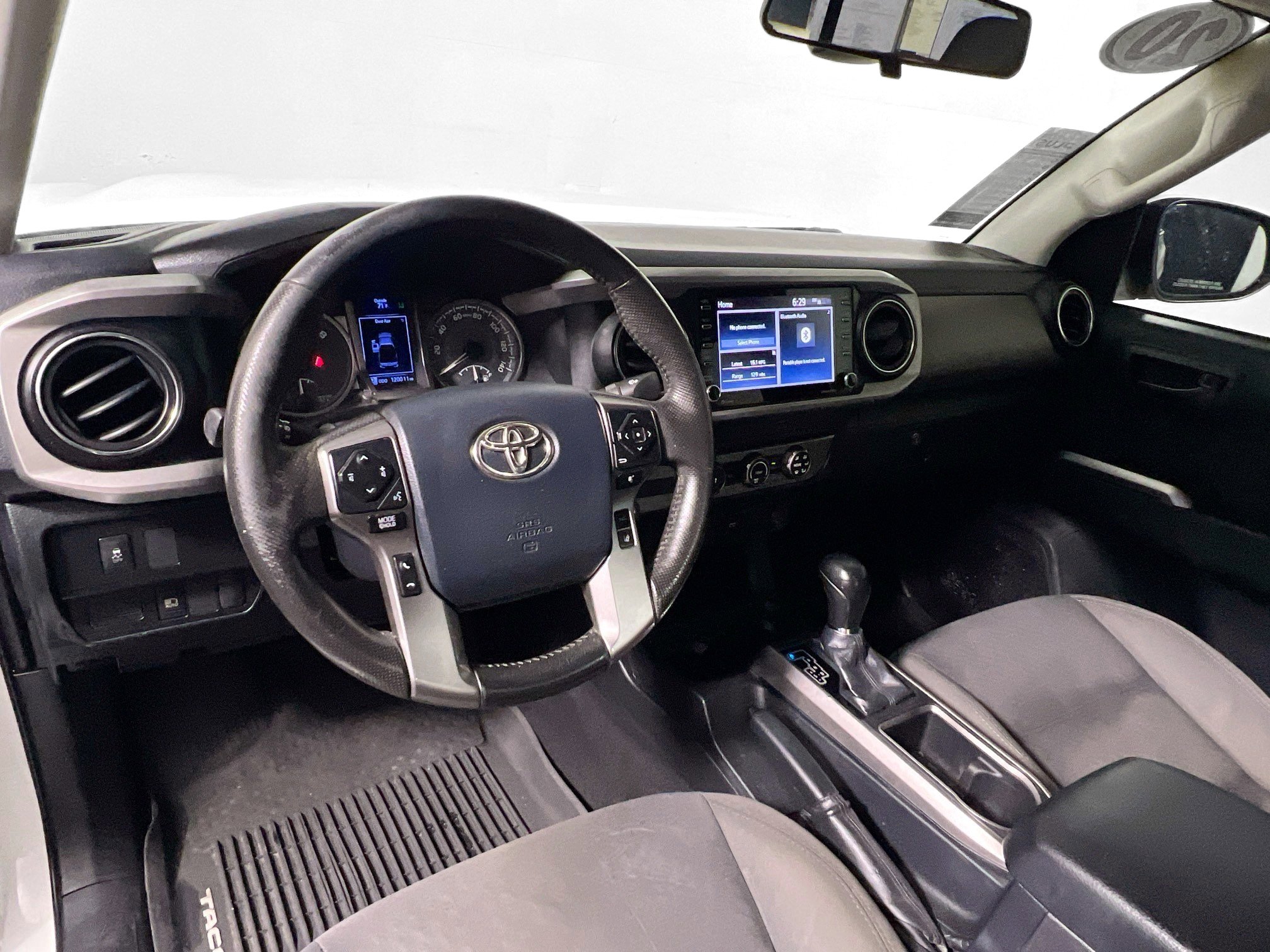 Used 2020 Toyota Tacoma SR5 RWD image 29