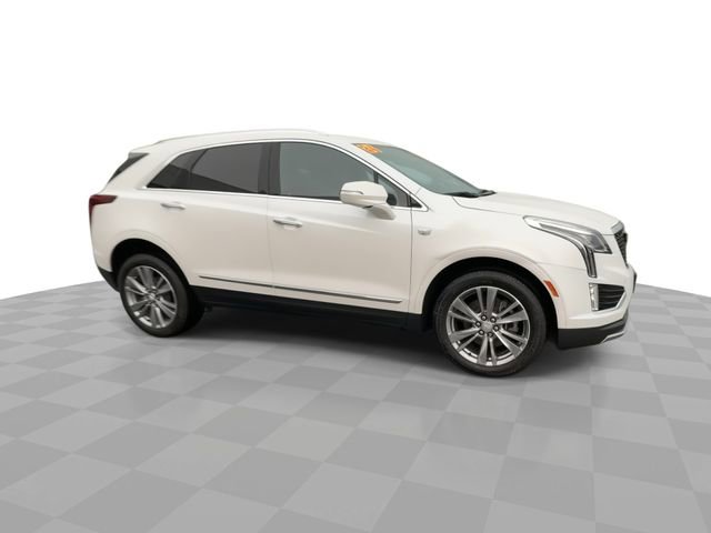 Used 2024 Cadillac XT5 Premium Luxury AWD/4WD image 2