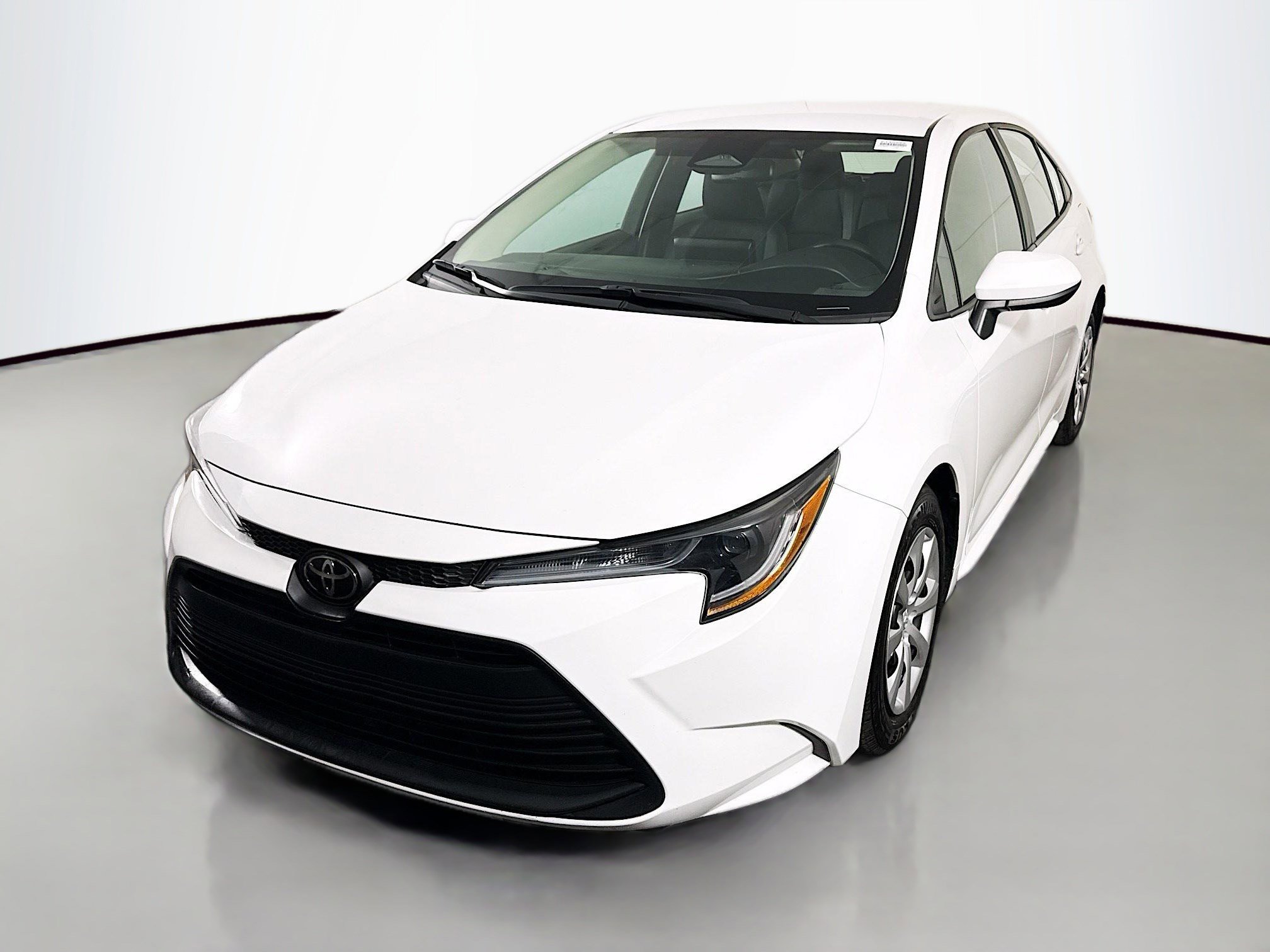 Used 2024 Toyota Corolla LE FWD image 4