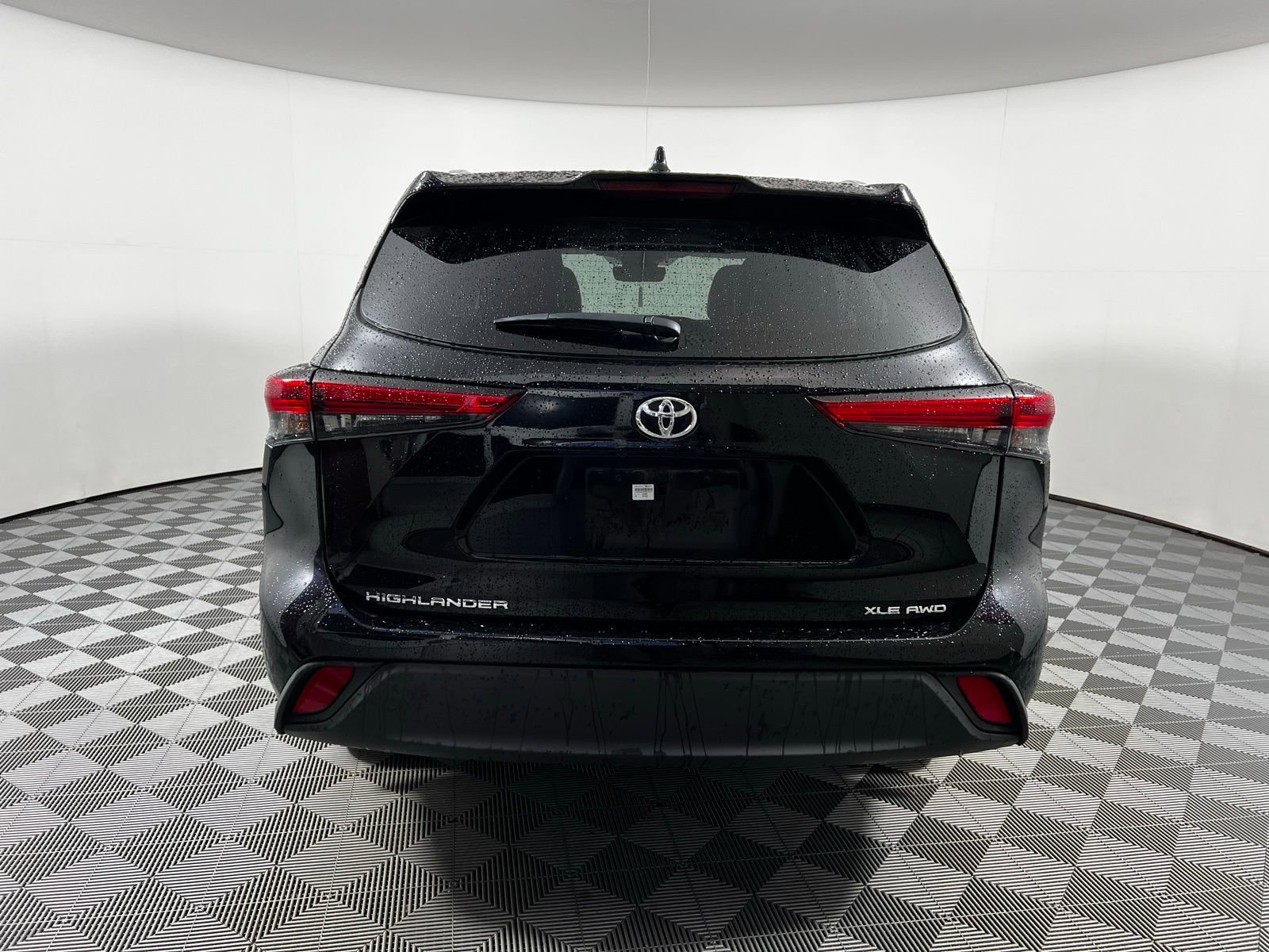 Certified 2022 Toyota Highlander XLE image 6