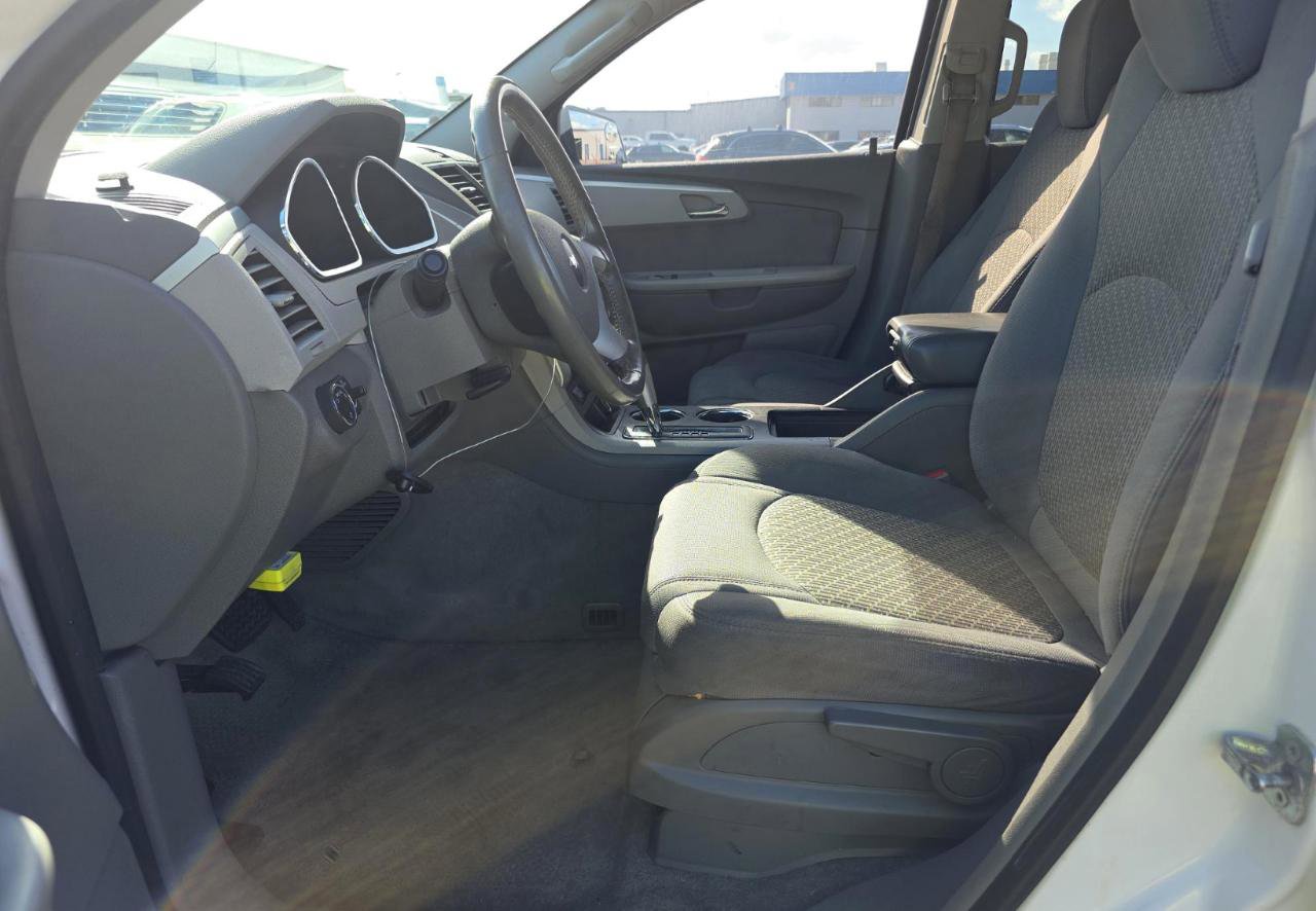 Used 2012 Chevrolet Traverse LS FWD image 9