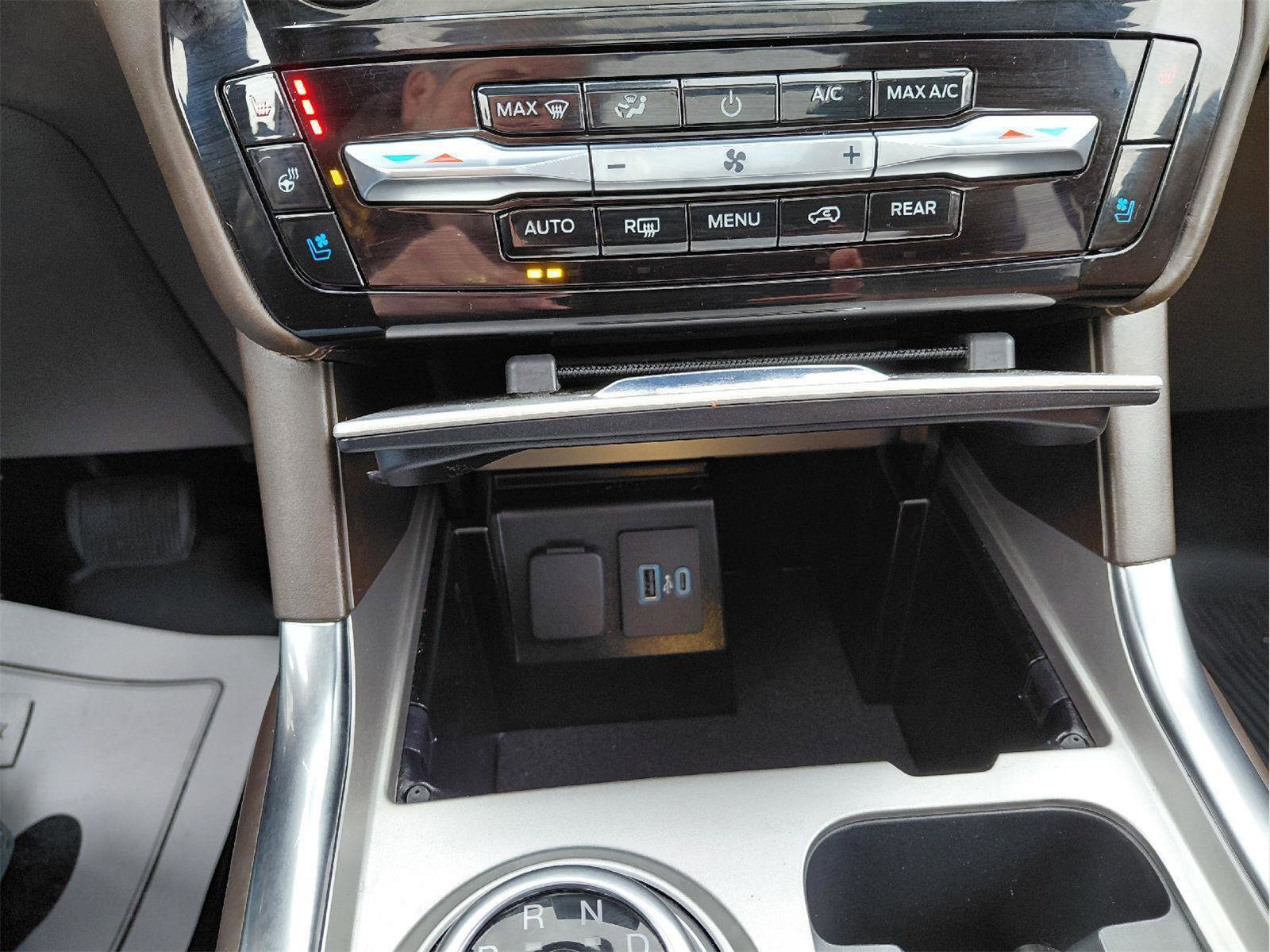 Used 2022 Ford Explorer King Ranch w/ Premium Technology Package image 30