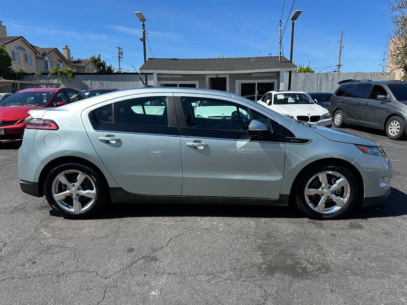 Used 2012 Chevrolet Volt Premium w/ Premium Trim Package FWD image 4