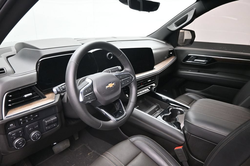 Used 2025 Chevrolet Tahoe High Country AWD/4WD image 19