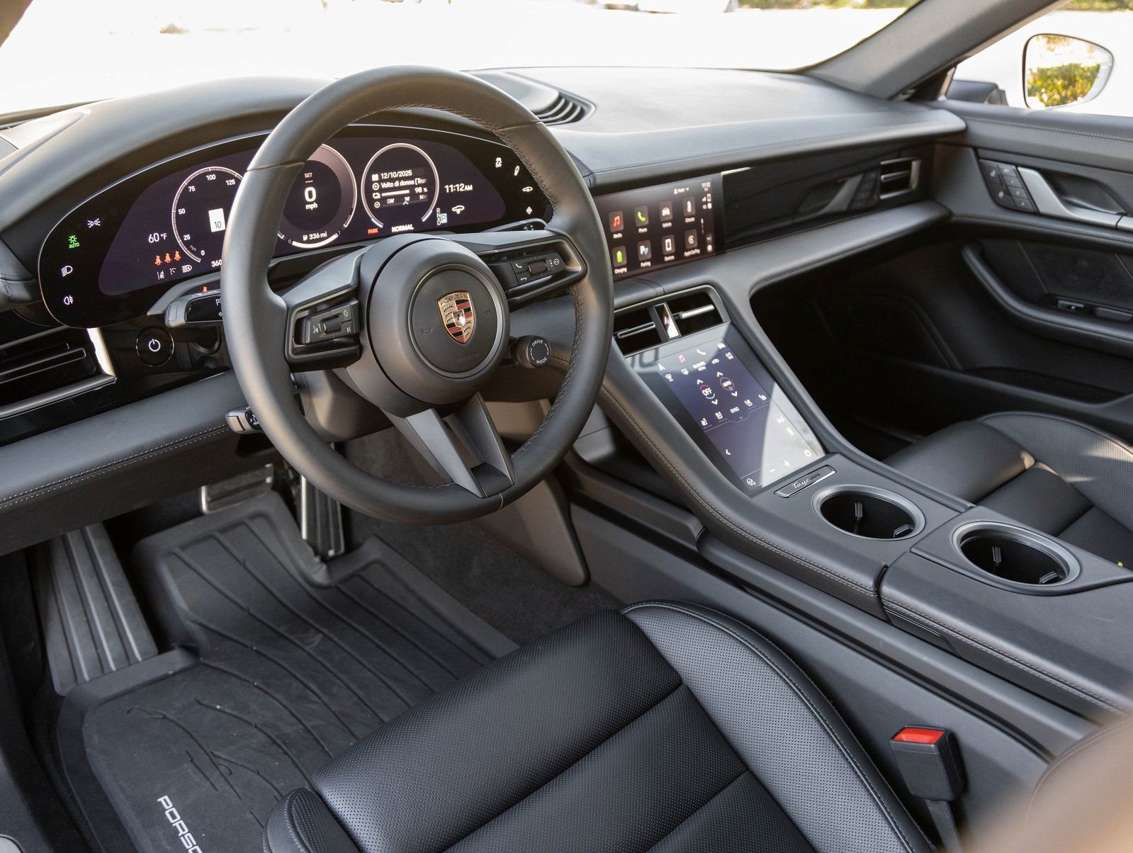 Certified 2025 Porsche Taycan AWD/4WD image 4