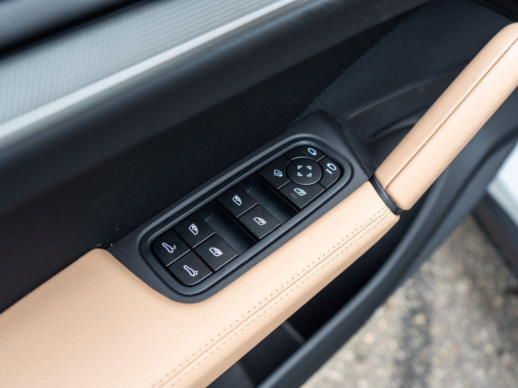 New 2026 Porsche Cayenne S AWD/4WD image 16